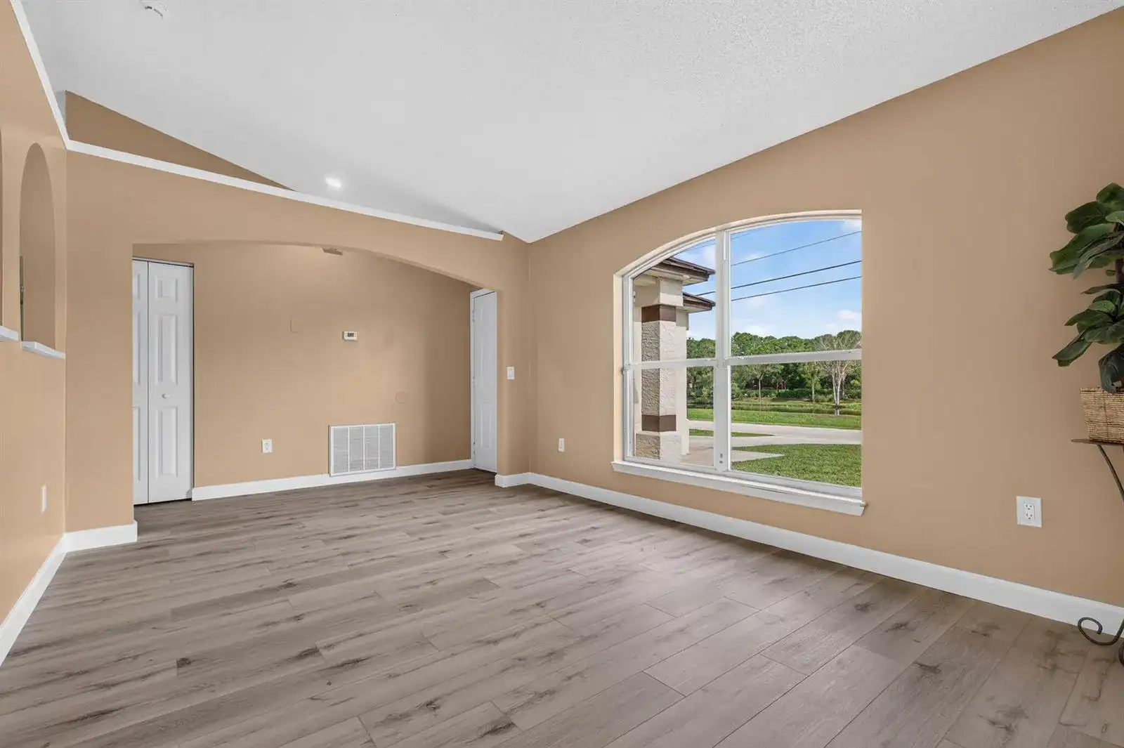 2062 SW JANETTE Avenue, Port St. Lucie FL 34953 photo 5