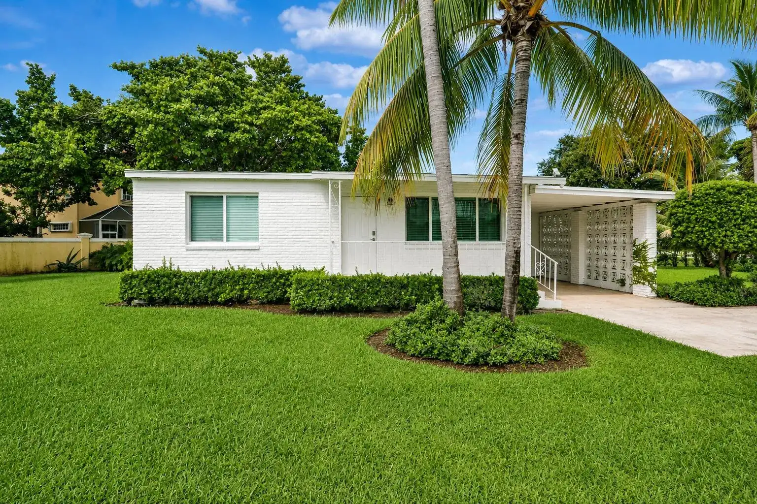 2516 Lorraine Court, North Palm Beach FL 33403 photo 3