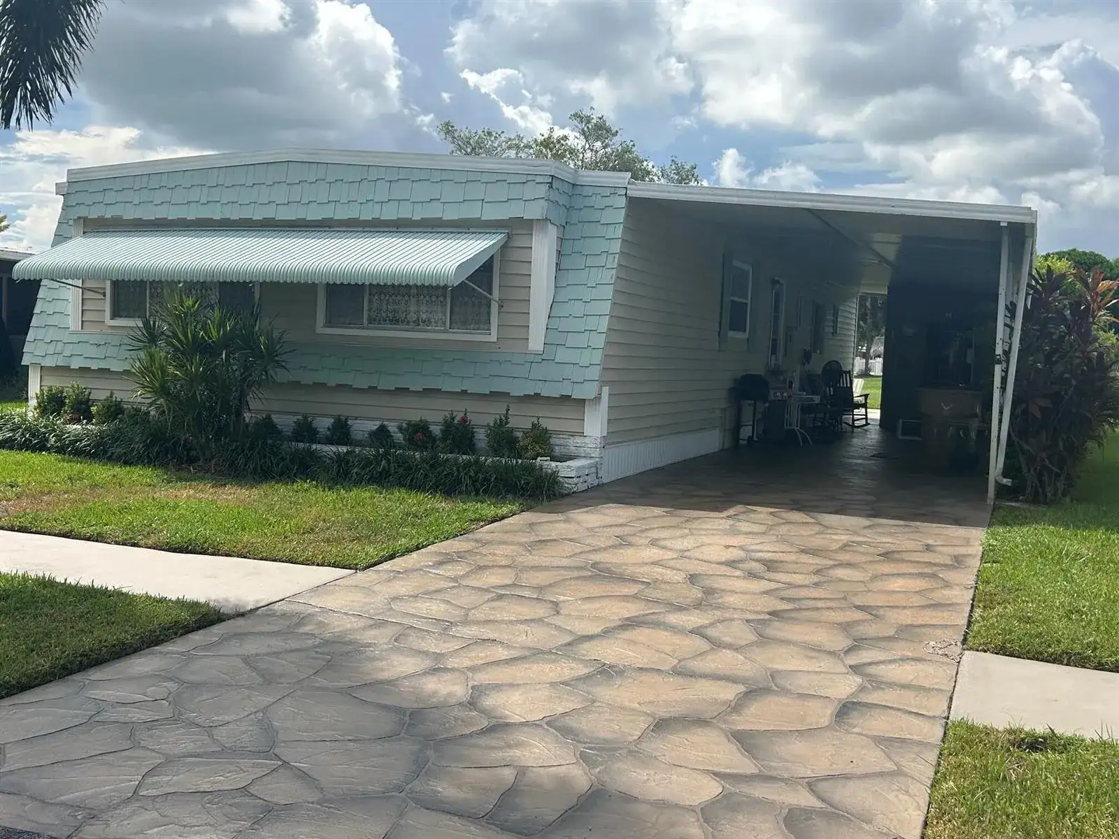 132 NW 53RD Place, Deerfield Beach FL 33064 photo 2