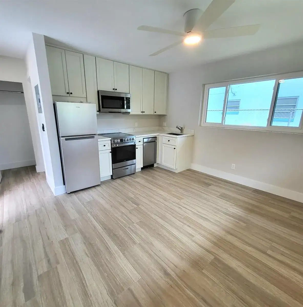 809a NW 30th Court # 809A, Wilton Manors FL 33311 photo 3