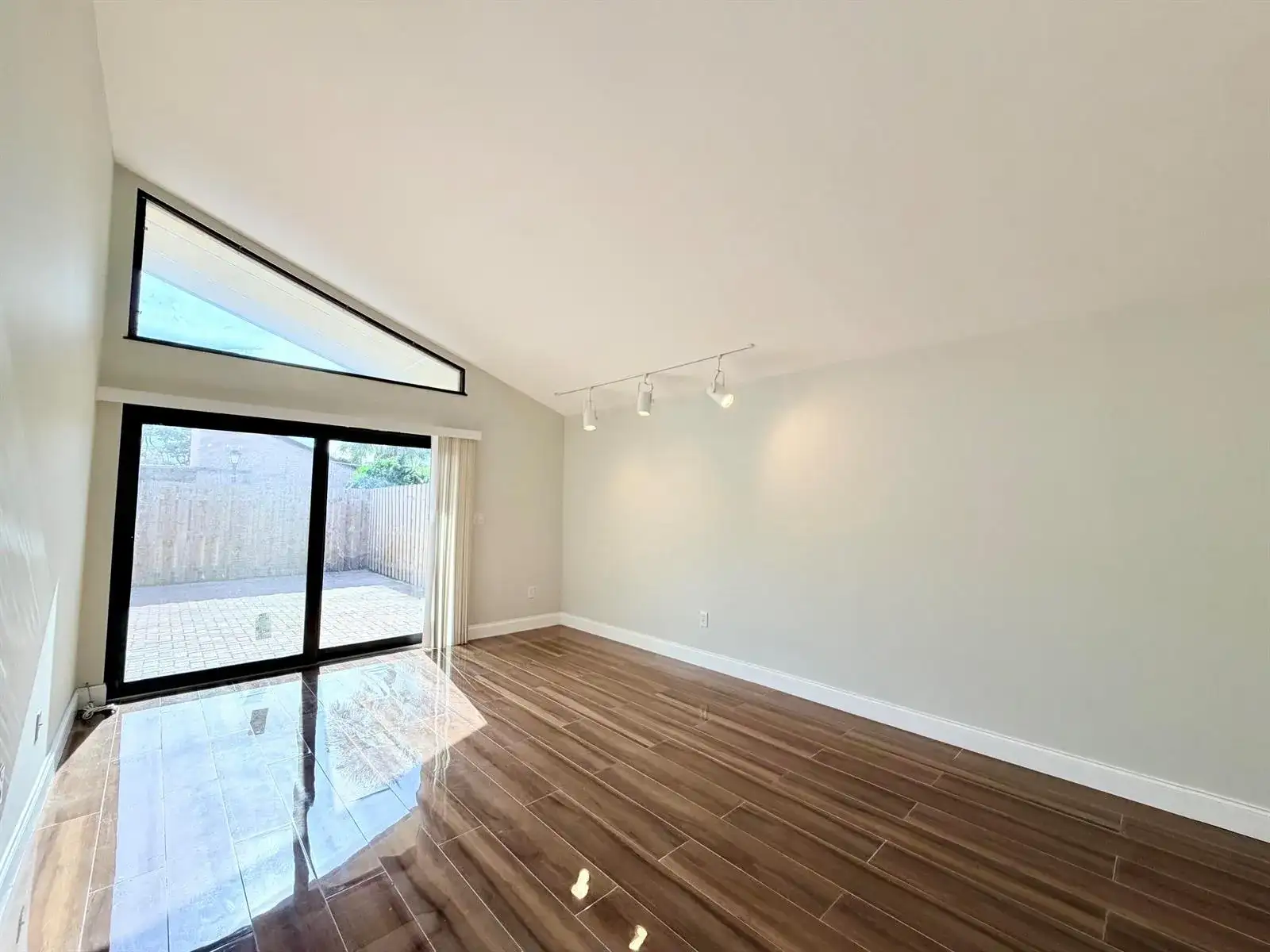 1720 NW 73rd Avenue, Plantation FL 33313 photo 4