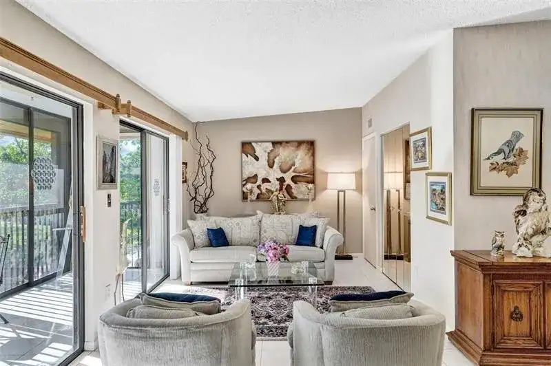 10783 W CLAIRMONT Circle # 205, Tamarac FL 33321 photo 2