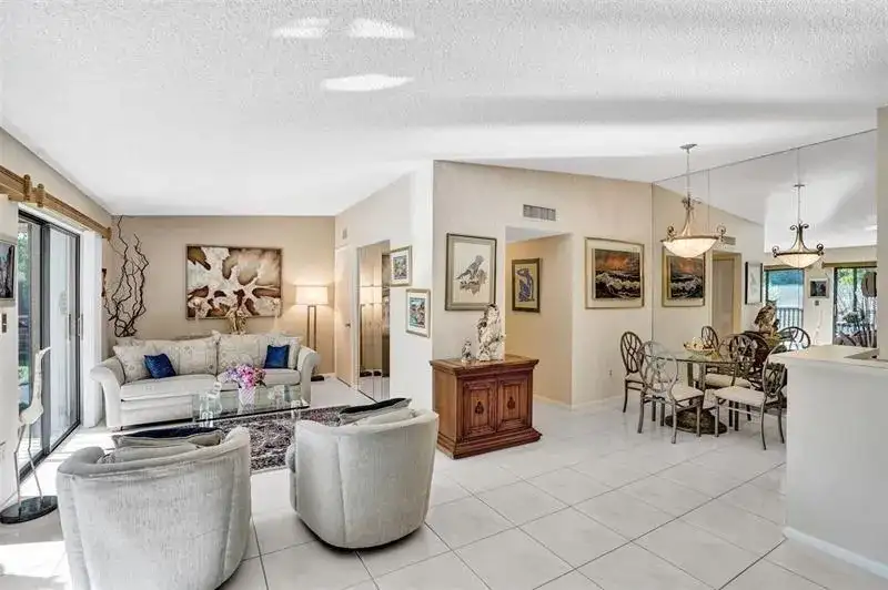 10783 W CLAIRMONT Circle # 205, Tamarac FL 33321 photo 4