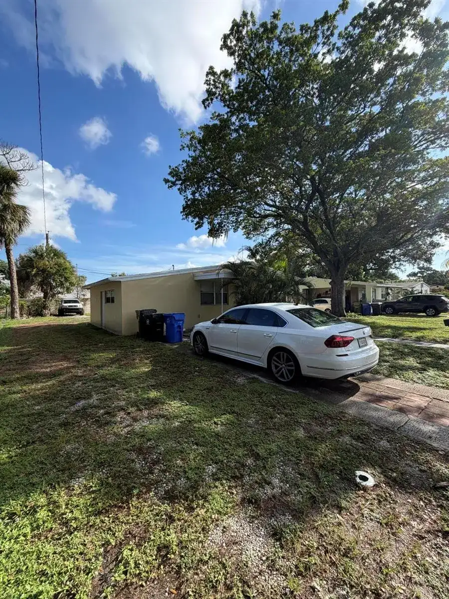 2501 SW 3RD Street, Fort Lauderdale FL 33312 photo 2