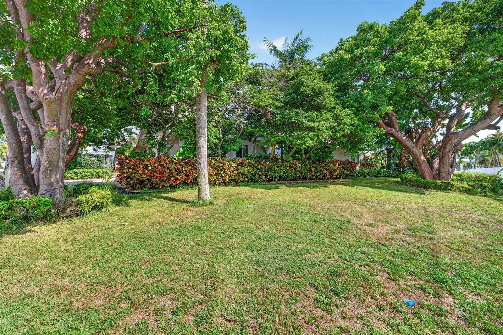 1920 E Terra Mar Drive, Lauderdale By The Sea FL 33062 photo 3