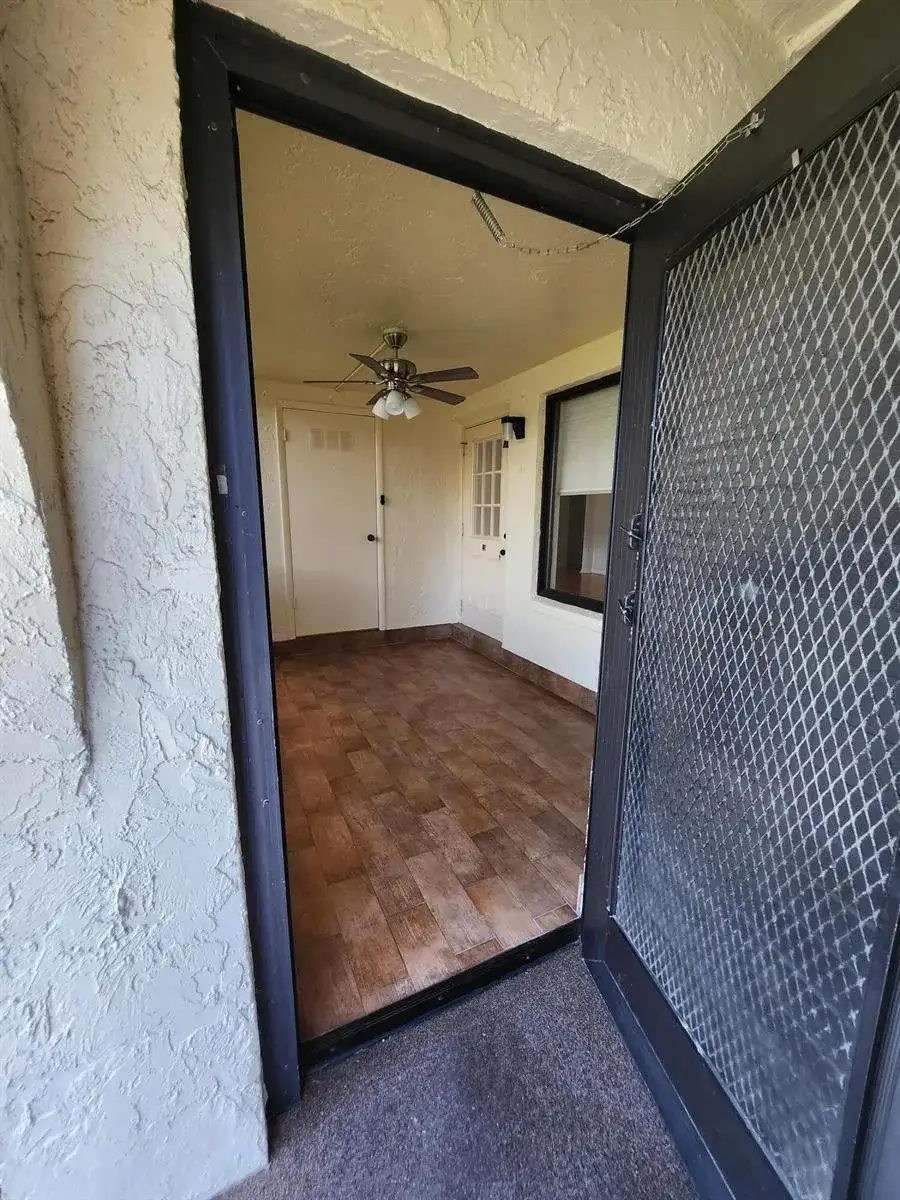 311 KNOTTY PINE Circle # 1, FL 33463 photo 3