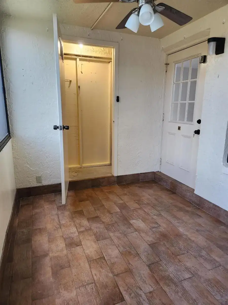 311 KNOTTY PINE Circle # 1, FL 33463 photo 5