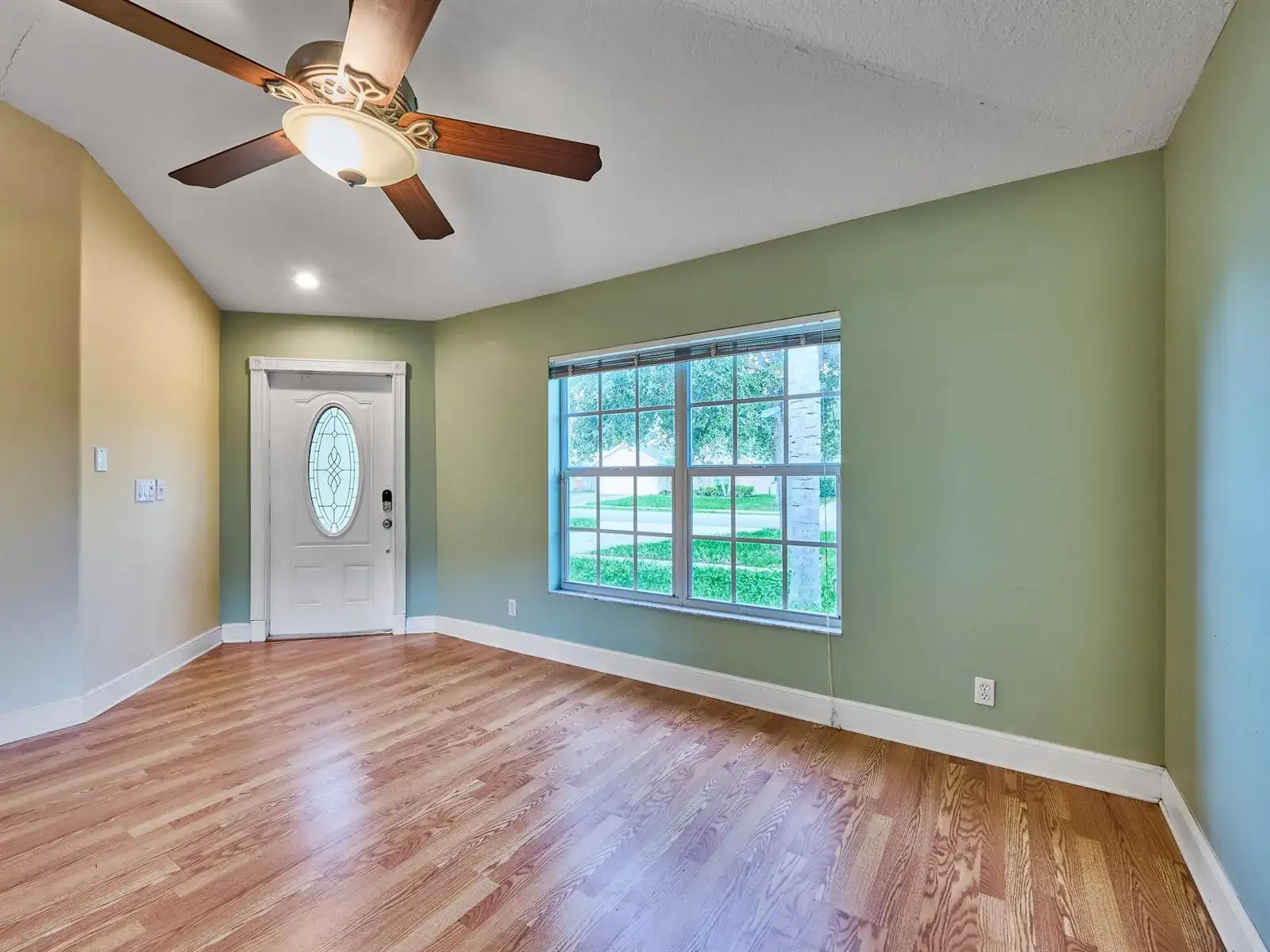 6022 LAUDERDALE Street, Jupiter FL 33458 photo 2