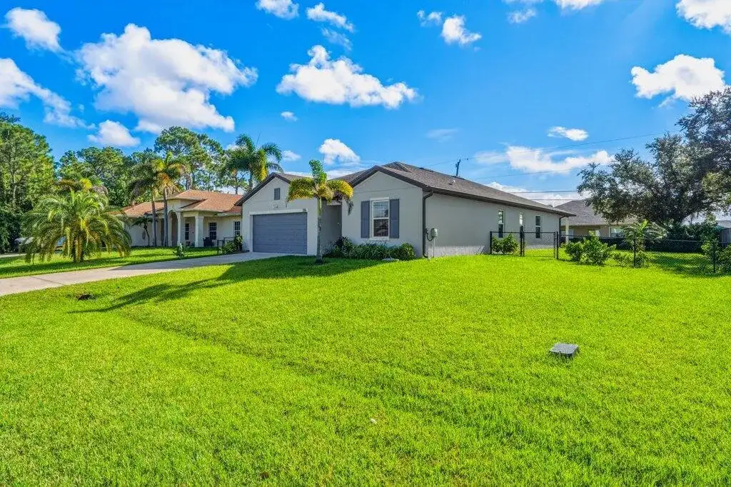 226 SW MILBURN Circle, Port St. Lucie FL 34953 photo 3