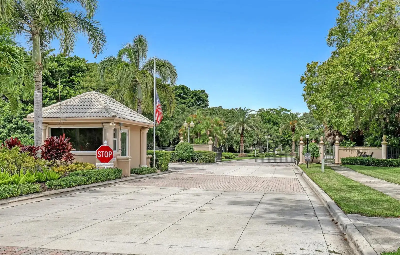 23 Windward Isle, Palm Beach Gardens FL 33418 photo 3