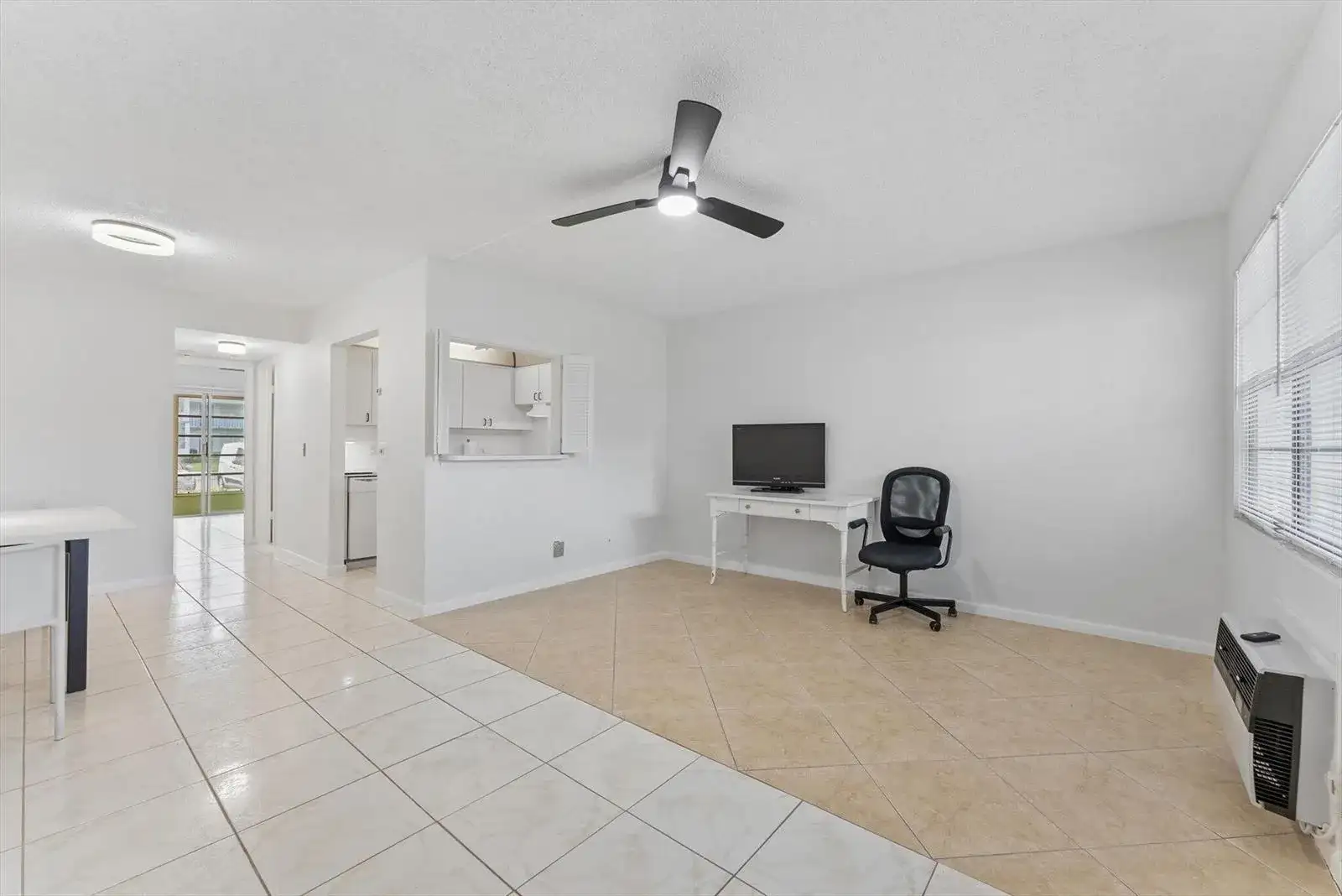 398 Tilford S, Deerfield Beach FL 33442 photo 3