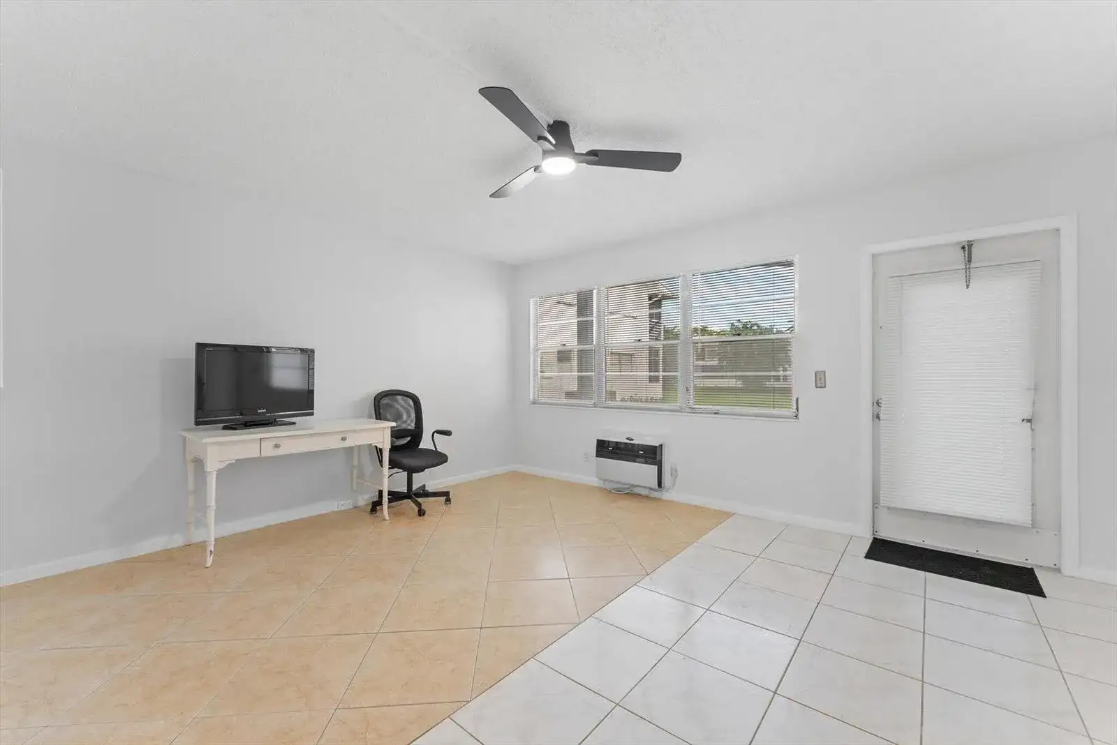 398 Tilford S, Deerfield Beach FL 33442 photo 4