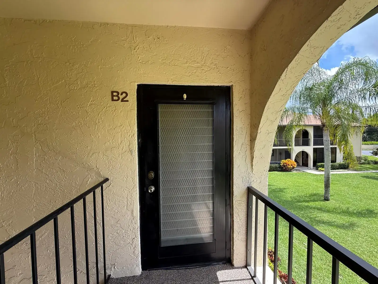 304 Knotty Pine Circle # 2, FL 33463 photo 3