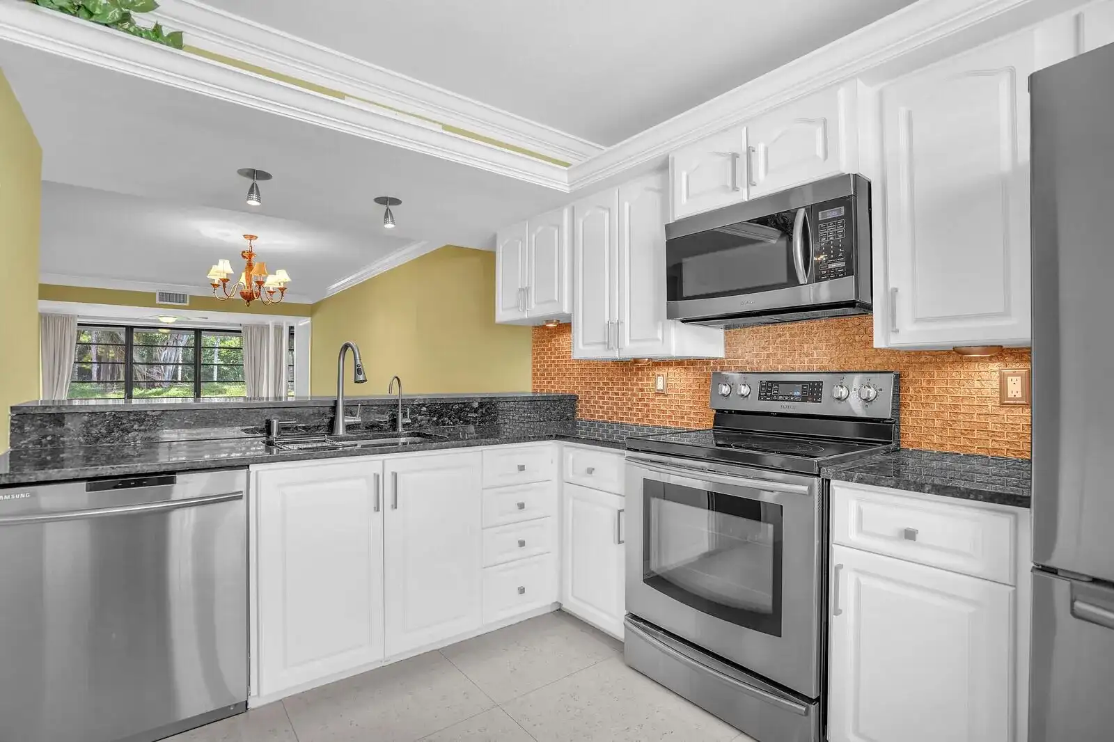 6073 BALBOA Circle # 105, Boca Raton FL 33433 photo 2