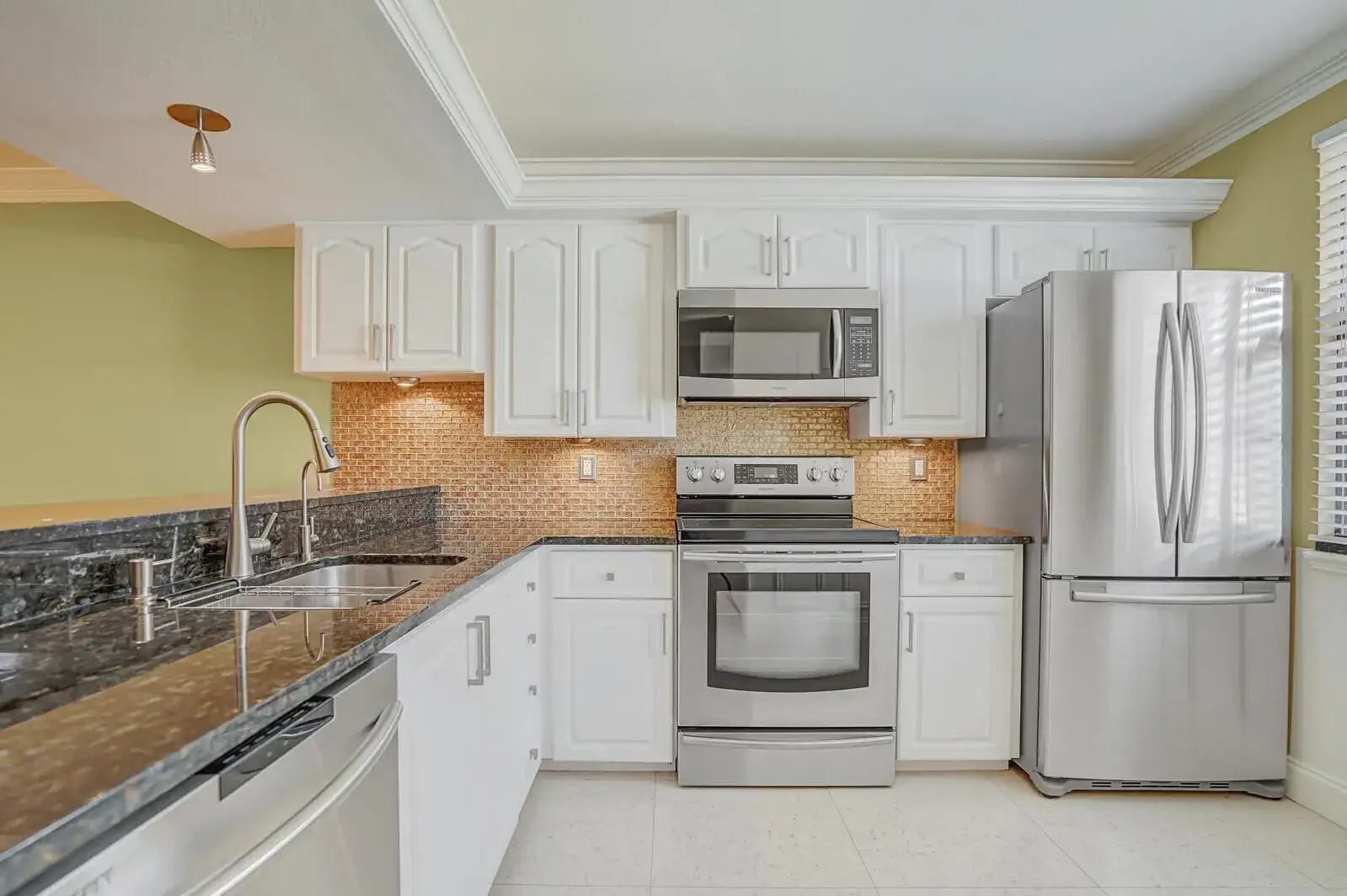 6073 BALBOA Circle # 105, Boca Raton FL 33433 photo 3
