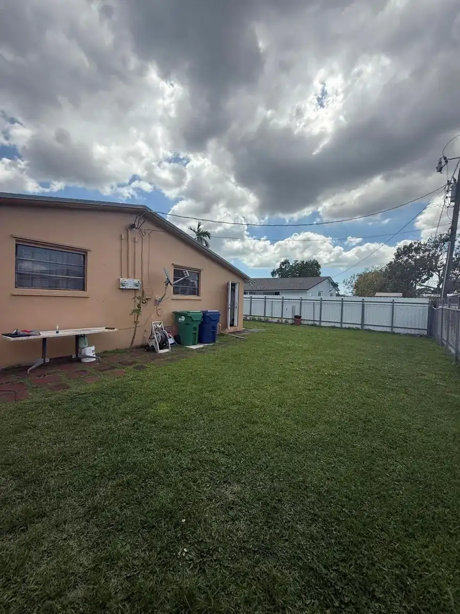 250 SW 76th Court, Miami FL 33144 photo 4