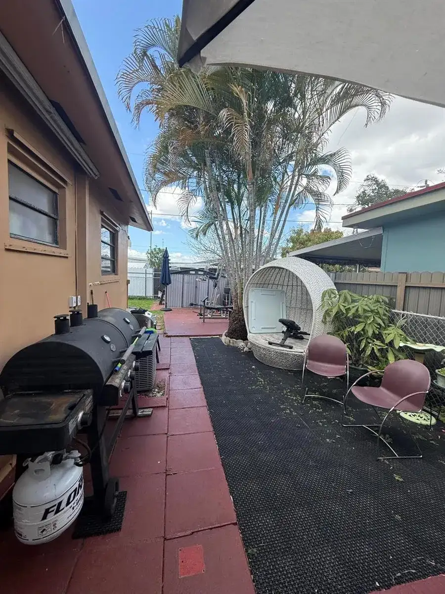 250 SW 76th Court, Miami FL 33144 photo 5