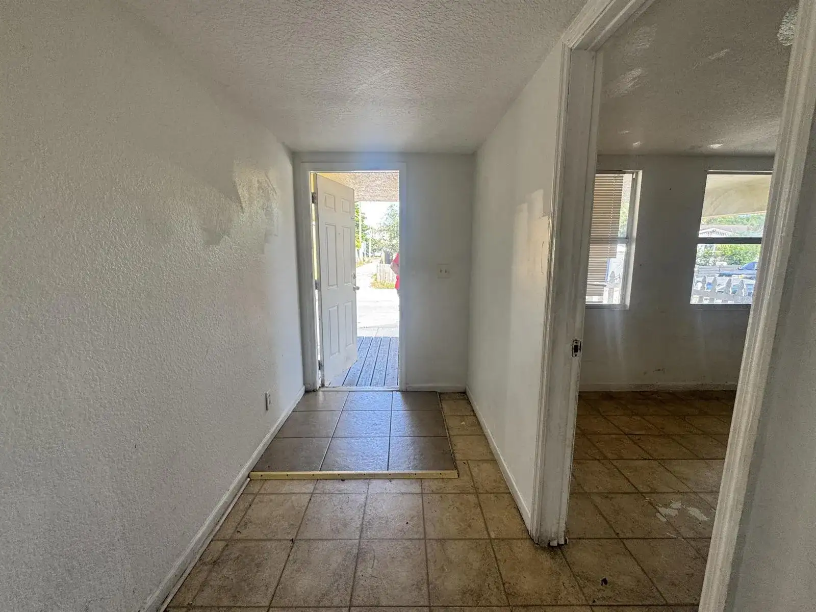 11 S D Street, FL 33460 photo 2