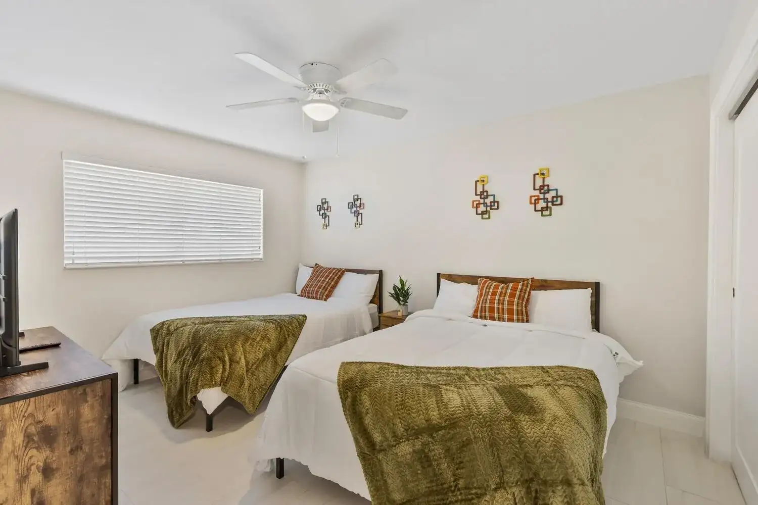 414 S Ocean Breeze, FL 33460 photo 4