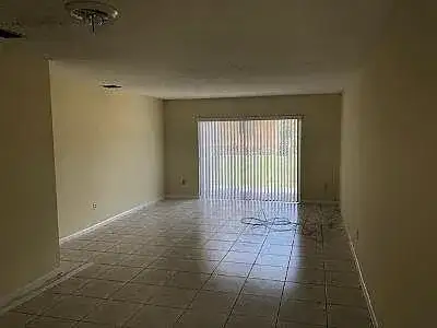 800 SW 9TH Street, Hallandale Beach FL 33009 photo 3