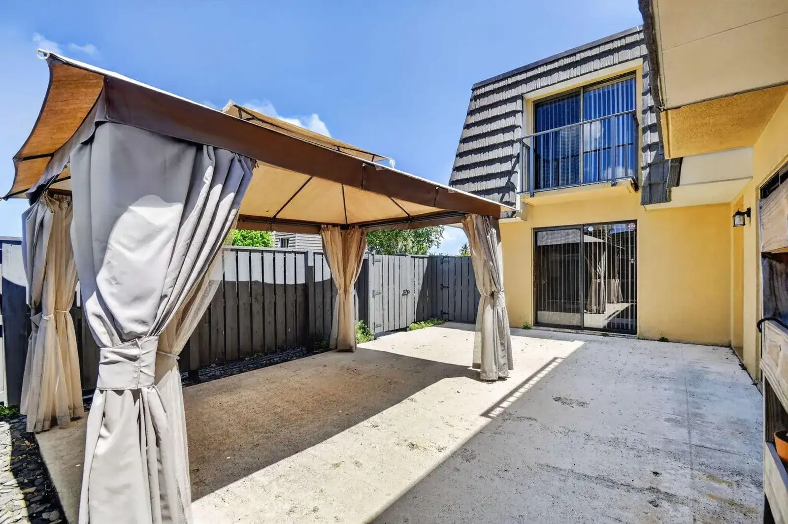 2409 24TH Way, West Palm Beach FL 33407 photo 3