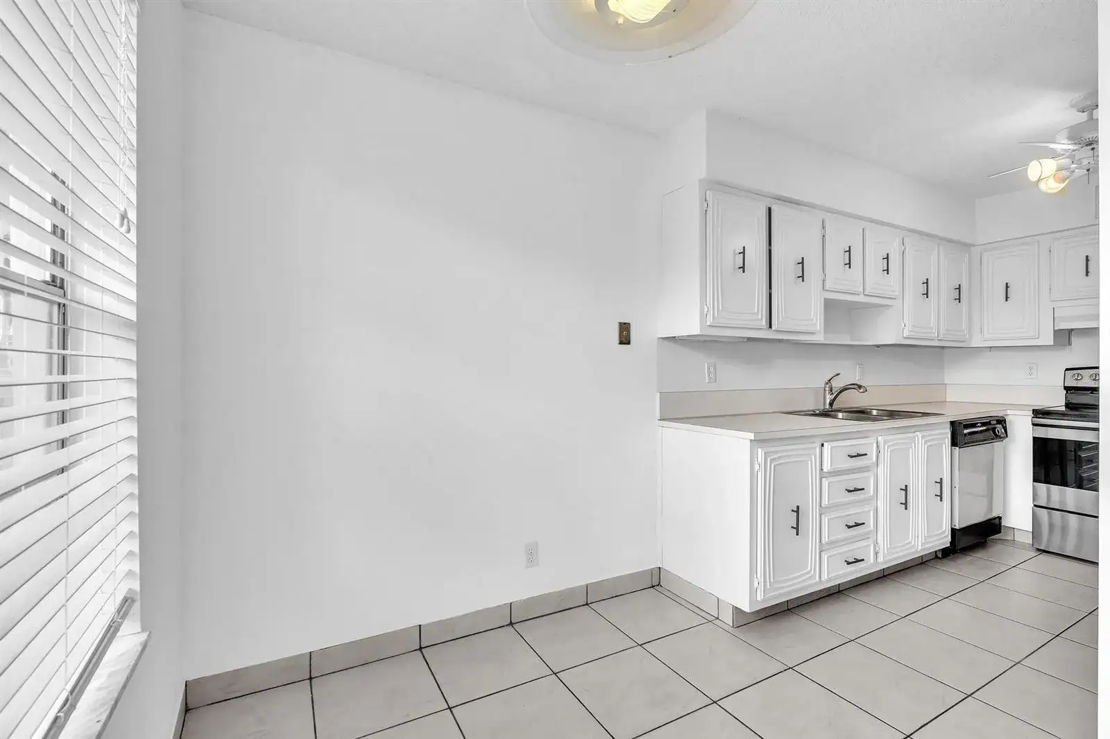 13721 FLORA Place # D, Delray Beach FL 33484 photo 5