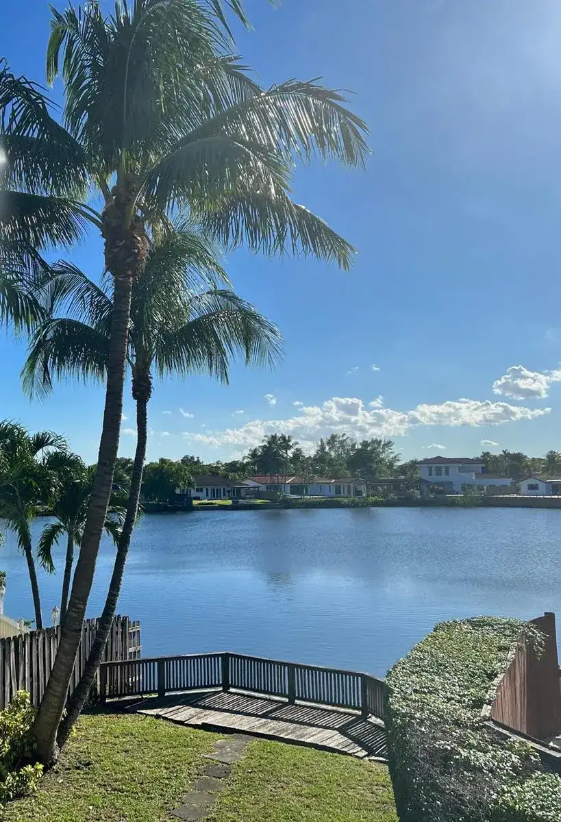 2390 NE 199th Street, Aventura FL 33180 photo 3