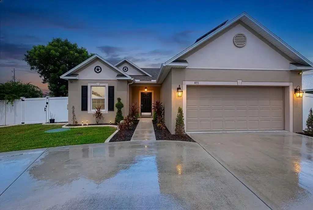 971 SW Jasper Avenue, Port St. Lucie FL 34953 photo 2