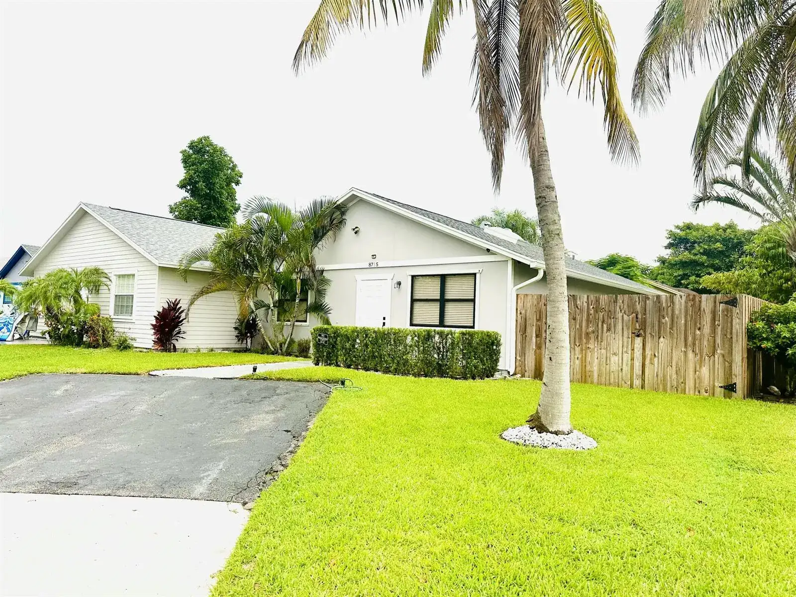 8715 SOL Terrace, West Palm Beach FL 33403 photo 2