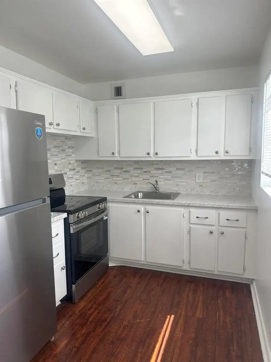 195 WINDSOR I, West Palm Beach FL 33417 photo 2