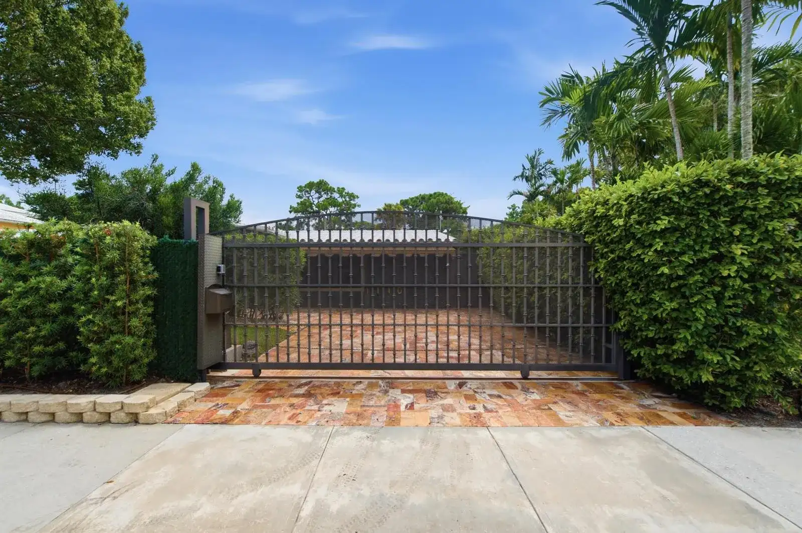 1110 SW 18TH Court, Fort Lauderdale FL 33315 photo 2