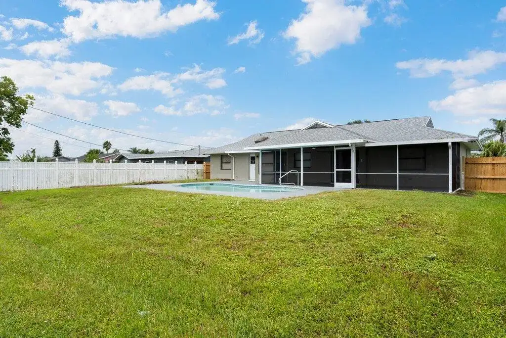 160 SW Grove Avenue, Port St. Lucie FL 34983 photo 2