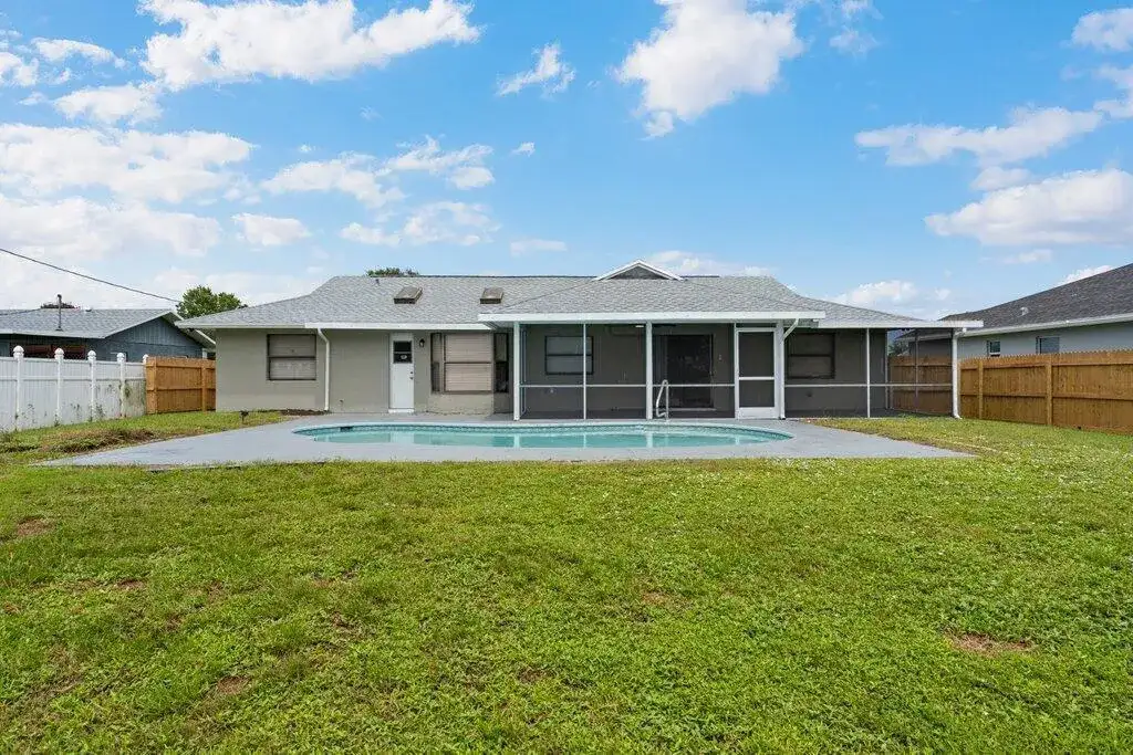 160 SW Grove Avenue, Port St. Lucie FL 34983 photo 3