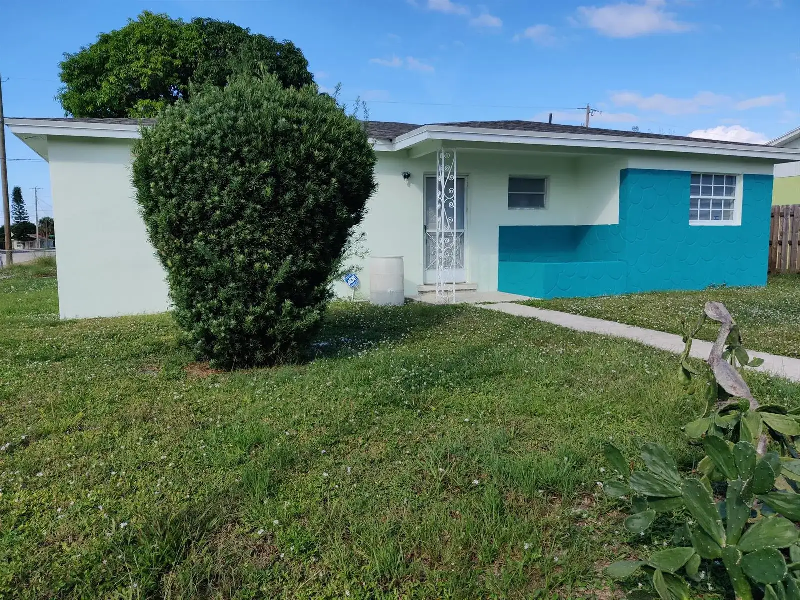 1496 W 32ND Street, West Palm Beach FL 33404 photo 2