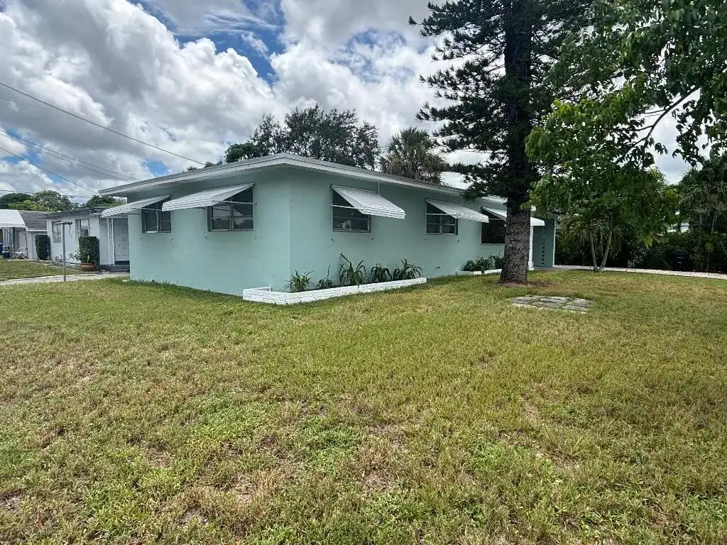 1700 NW 5TH Street, Fort Lauderdale FL 33311 photo 2