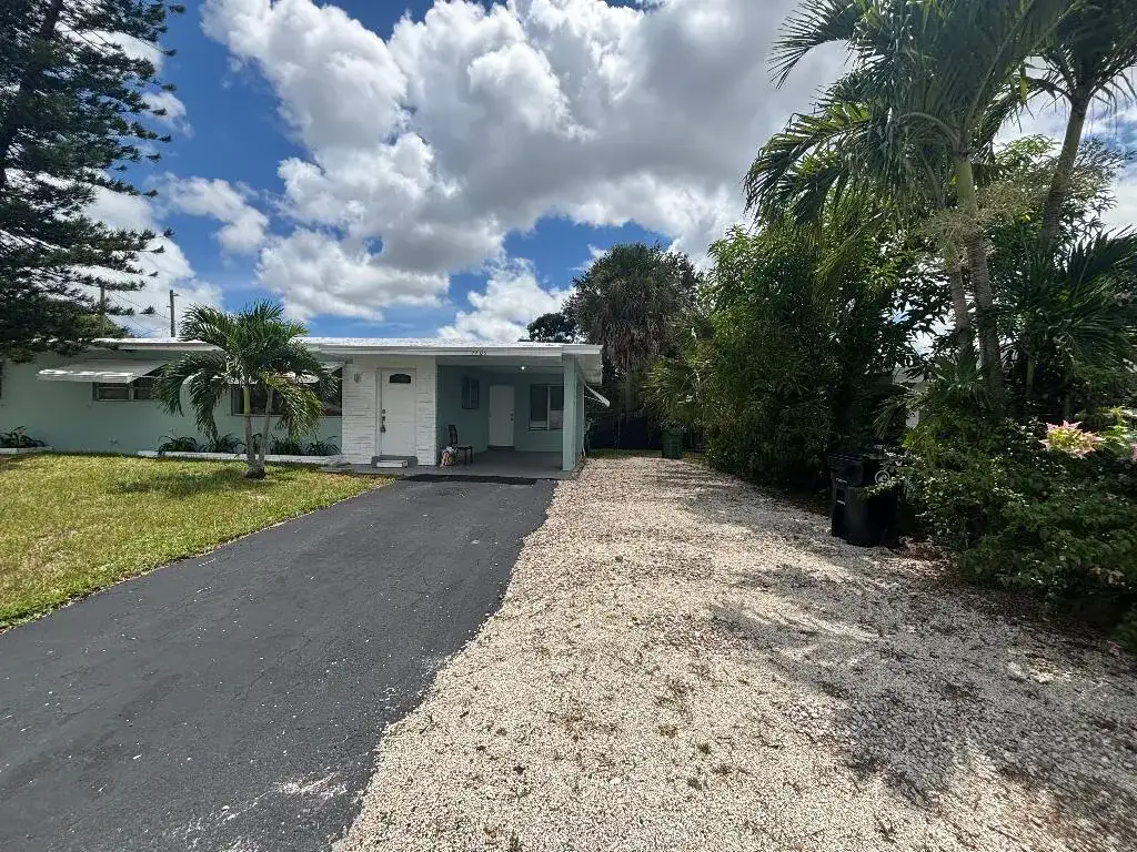 1700 NW 5TH Street, Fort Lauderdale FL 33311 photo 3