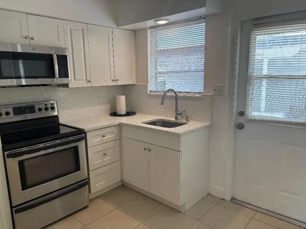 1700 NW 5TH Street, Fort Lauderdale FL 33311 photo 5