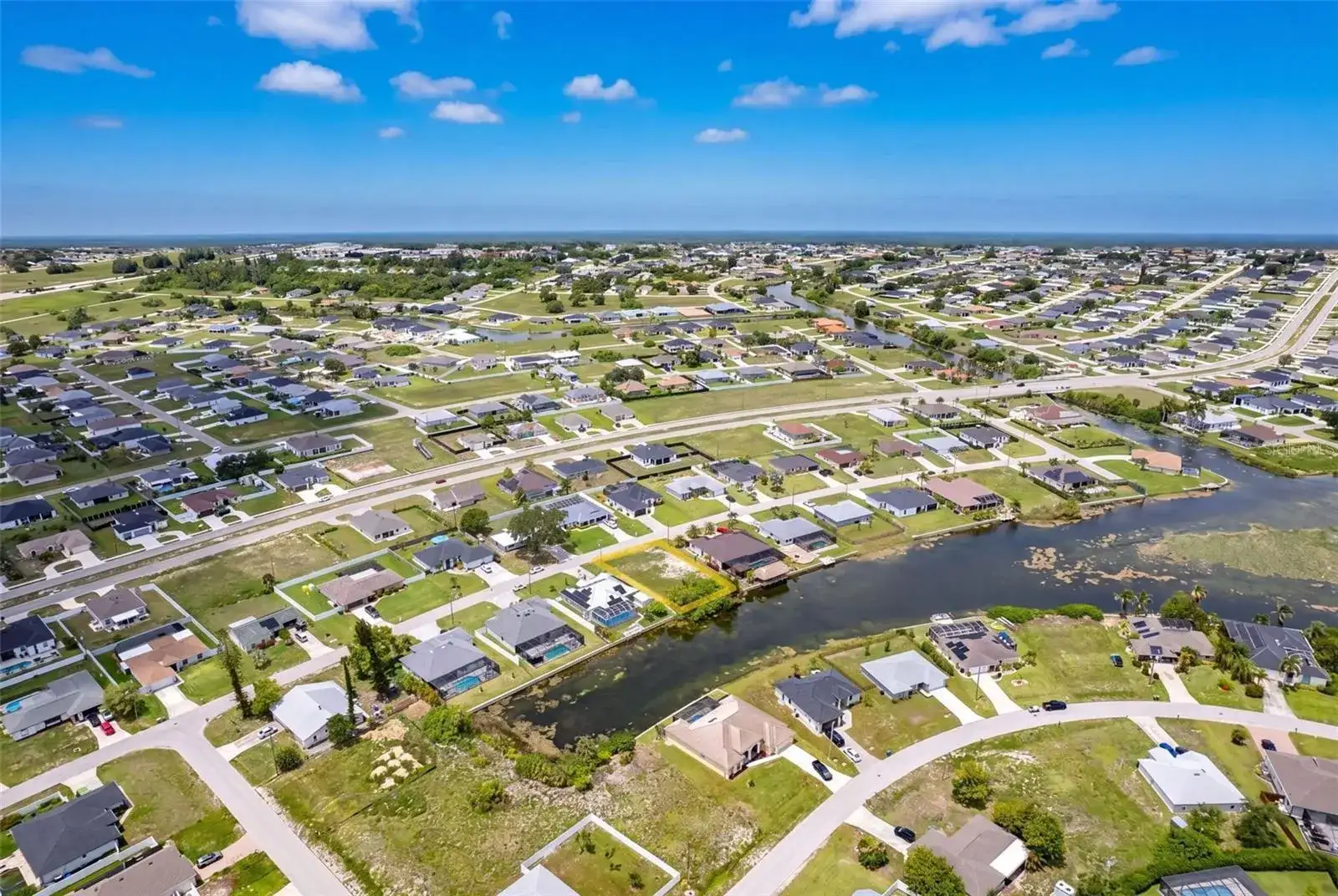 623 NE 7TH Terrace, Cape Coral FL 33909 photo 4