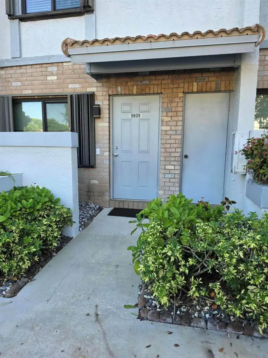 9809 RIVERSIDE Drive # 5, Coral Springs FL 33071 photo 2