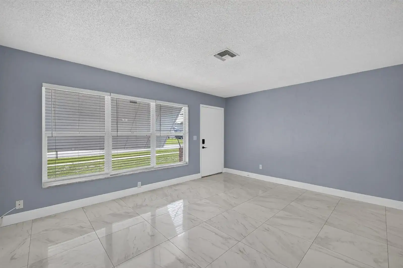 732 SW RAVENSWOOD Lane, Port St. Lucie FL 34983 photo 2