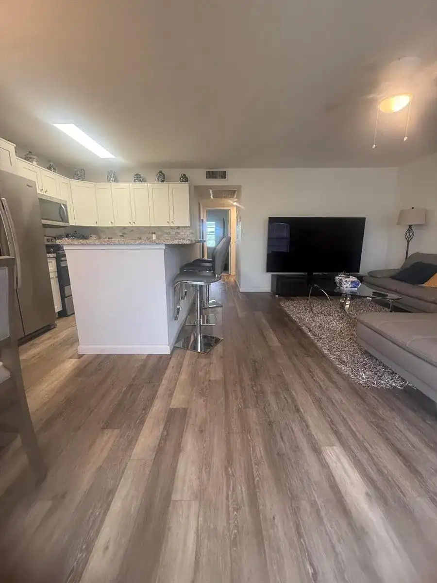209 Brighton E, Boca Raton FL 33434 photo 2