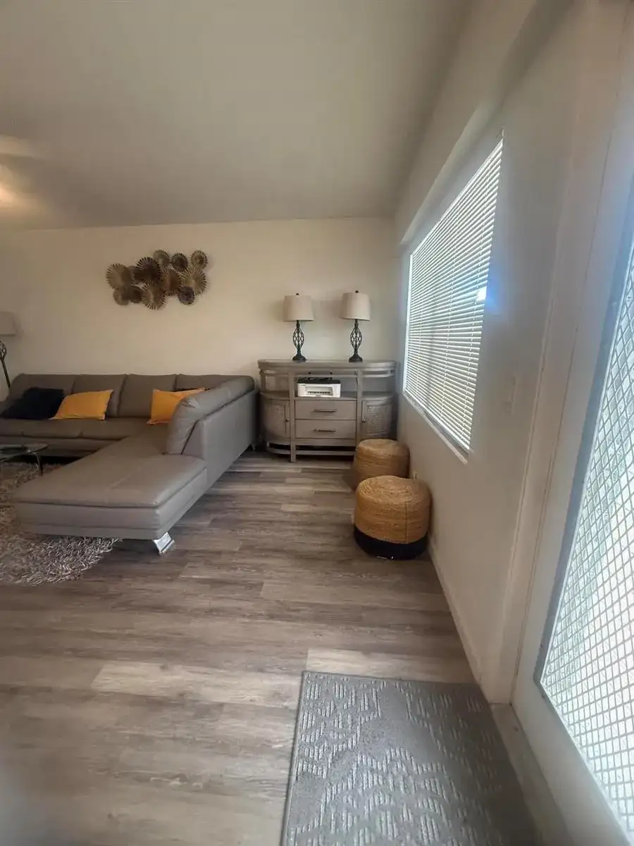 209 Brighton E, Boca Raton FL 33434 photo 5