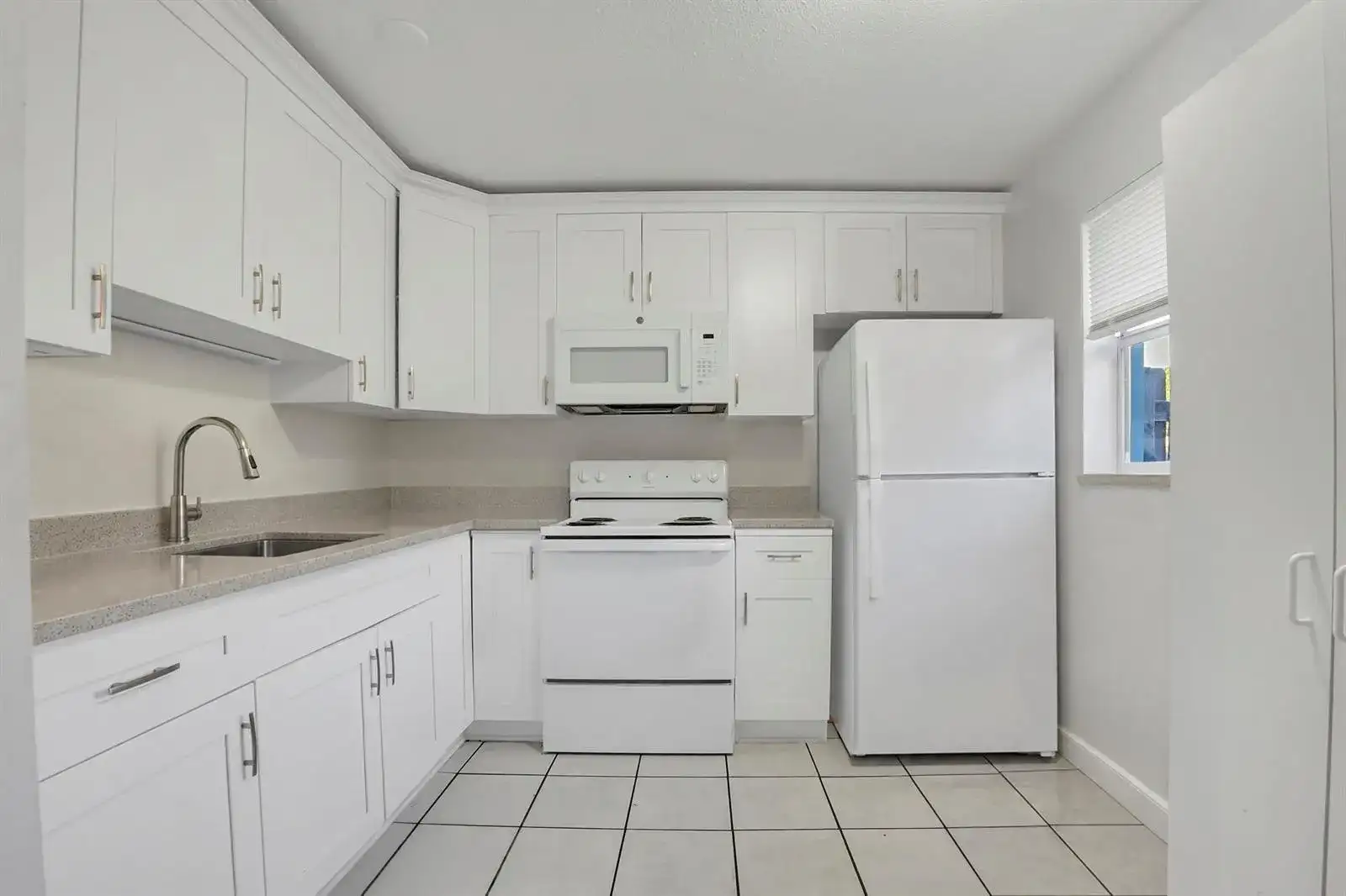 512 Holly Drive # 1, Palm Beach Gardens FL 33410 photo 3