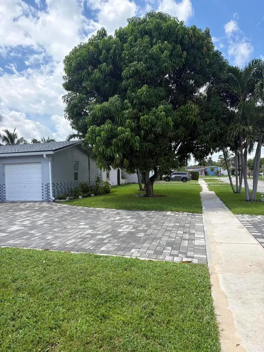 8250 SW 8TH Court, North Lauderdale FL 33068 photo 2
