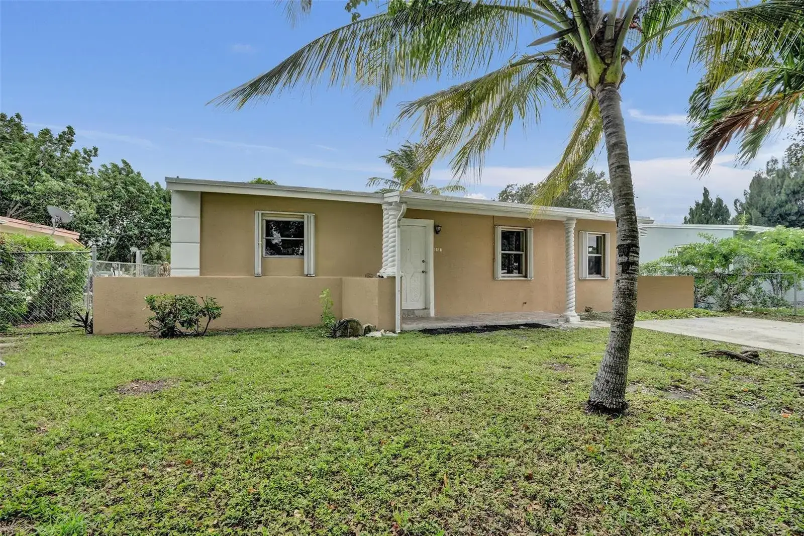 1318 NW 11TH Place, Fort Lauderdale FL 33311 photo 2