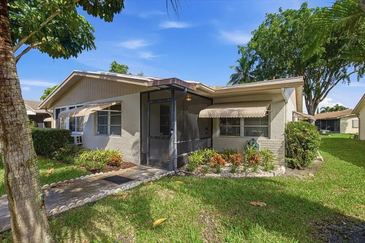 6069 LA PALMA Lane, Delray Beach FL 33484 photo 2