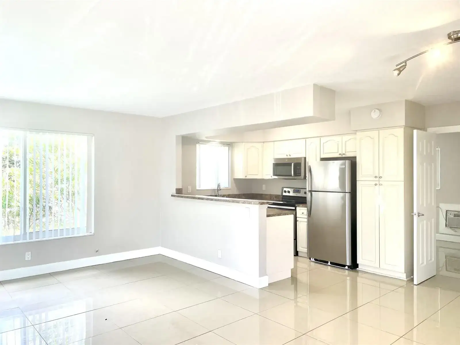 431 W Camino Real, Boca Raton FL 33432 photo 4