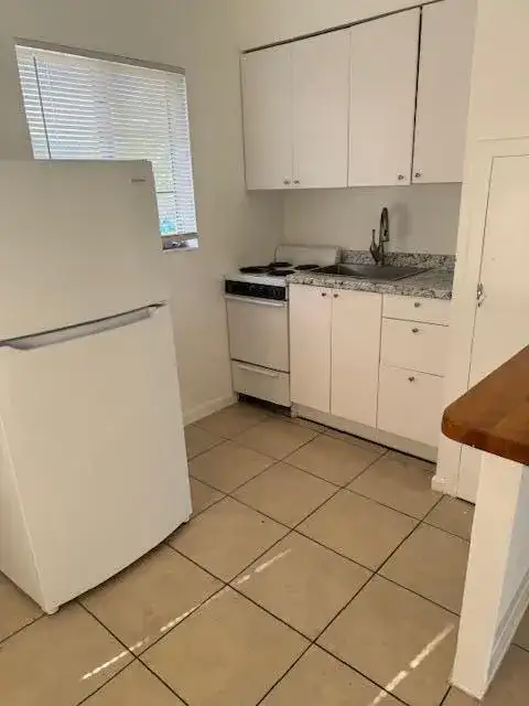 211 Sunrise Avenue # 4, Lantana FL 33462 photo 3