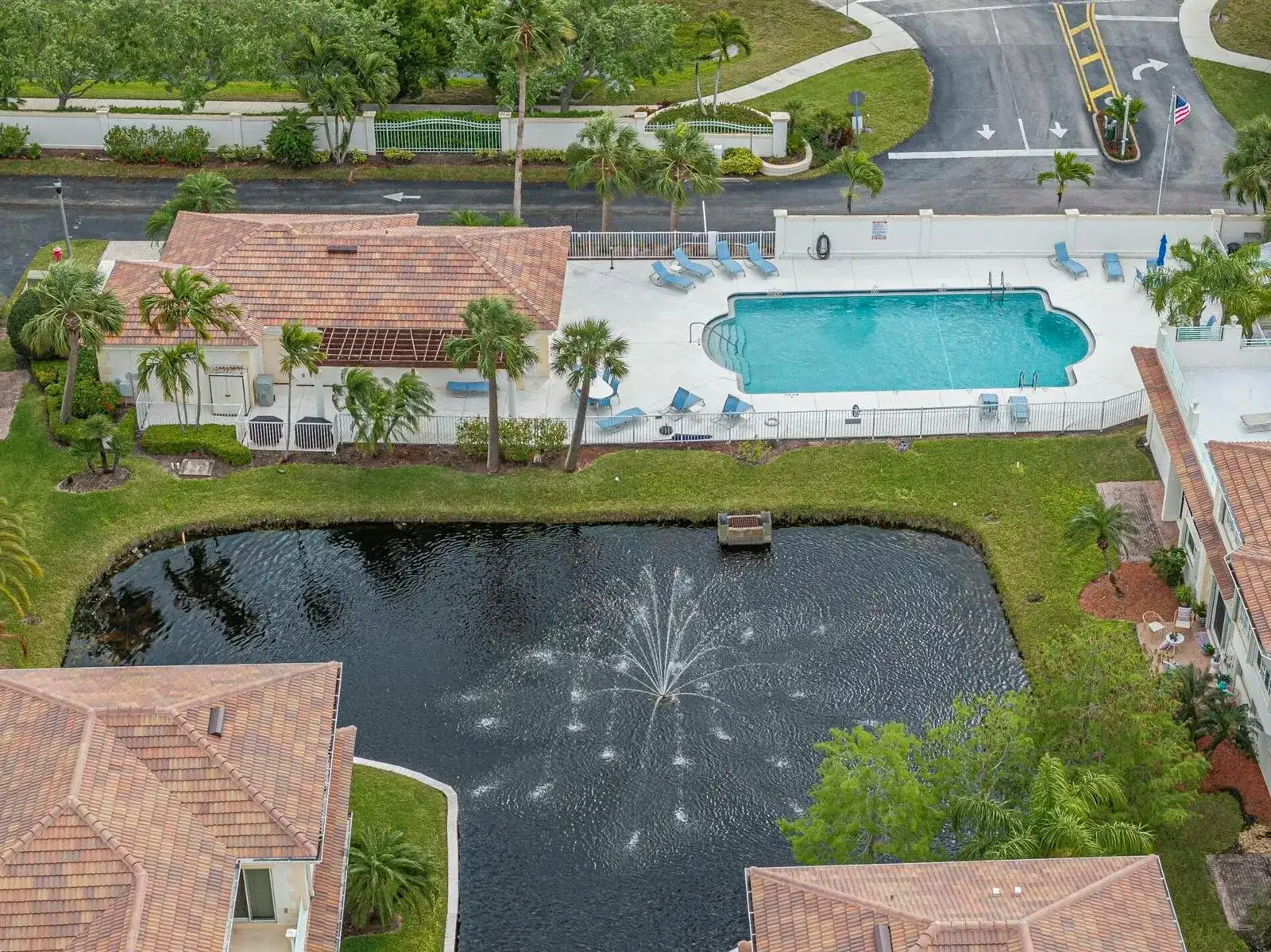 536 7TH Square # 103, Vero Beach FL 32962 photo 2