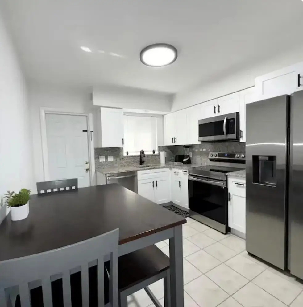 412 NE Eller Street, Deerfield Beach FL 33441 photo 2